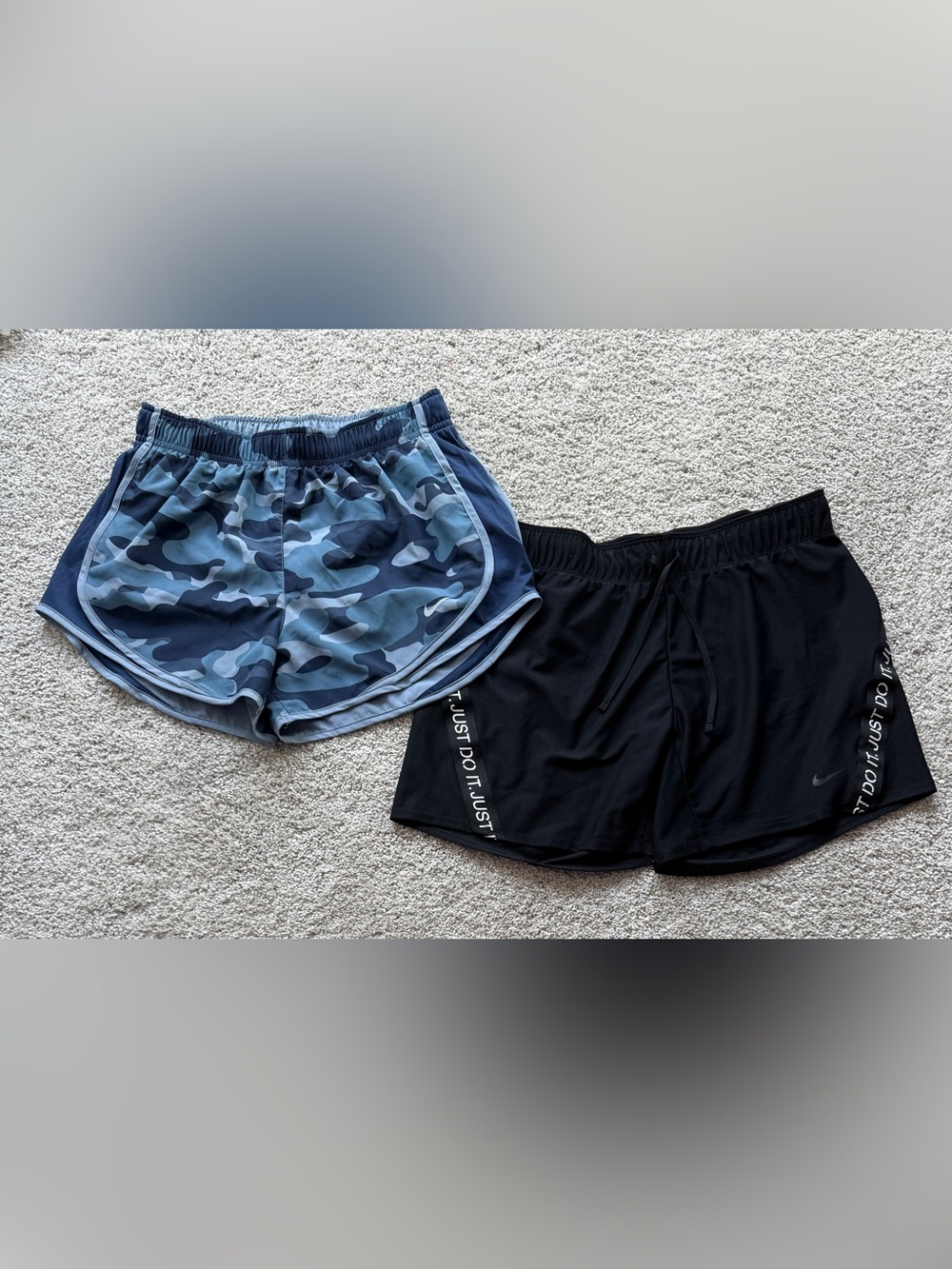 Nike athletic shorts size women’s small.
